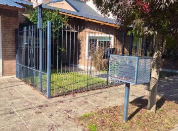 Casa · 238m² · 5 Ambientes · 2 Cocheras · Casa en Venta Barrio El Manzanar 8 Cipolletti