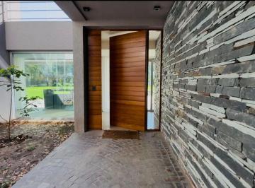 Casa · 514m² · 7 Ambientes · 1 Cochera · Venta Casa San Diego Country Club