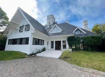 Casa · 650m² · 5 Ambientes · 4 Cocheras · Barrio Cerrado San Isidro Chico - Casa Alquiler