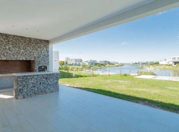 Casa de 5 ambientes, Escobar · Magnífica Casa Minimalista Al Agua en Venta en Barrio El Naudir