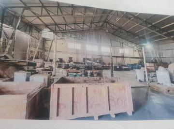 Local comercial · 600m² · Base en Parque Industrial Oeste