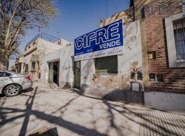 Terreno · 128m² · 3 Ambientes · Lote Irregular Casa a La Venta con Salida a Dos Calles Zonificación Usab2 Pb 4 Pisos
