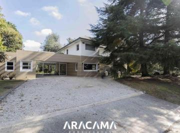 Casa · 290m² · 5 Ambientes · 2 Cocheras · Casa en Venta en Saint Thomas Norte Sur - Canning