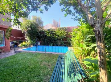 Casa · 136m² · 3 Dormitorios · 1 Cochera · Casa en Santa Rita, San Isidro