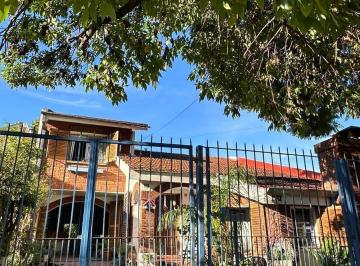 Casa · 232m² · 4 Ambientes · 2 Cocheras · Casa - Ituzaingó