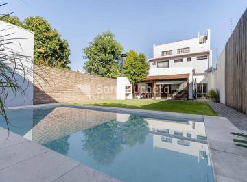 Casa · 250m² · 5 Ambientes · 2 Cocheras · Venta Casa 5 Ambientes con Jardín, Piscina y Cochera en Haedo.