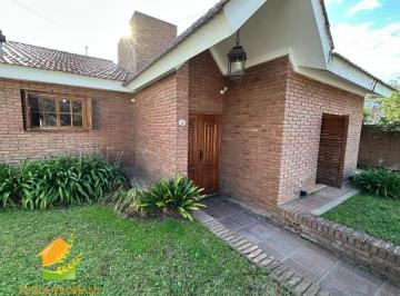 Casa de 10 ambientes, Alta Gracia · Casa de Categoría en Barrio Pellegrini – Confort, Estilo y Espacios Que Enamoran