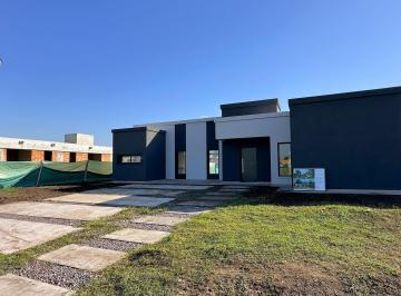 Casa de 4 ambientes, Moreno · Minimalista en Venta, Prados del Oeste