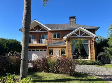 Casa · 259m² · 4 Ambientes · 1 Cochera · Casa en Barrio Privado Village del Parque, Hudson. Apto Cred!
