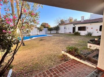 Casa · 410m² · 10 Ambientes · 2 Cocheras · Casa 4 Dor. con Pileta - Barrio Urca