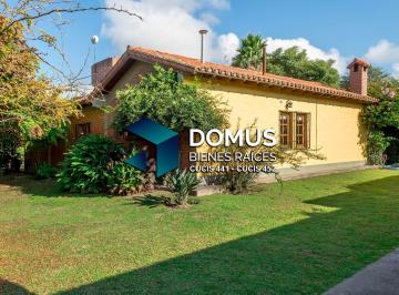 Casa · 140m² · 2 Dormitorios · 1 Cochera · Venta Casa Villa Rebeca