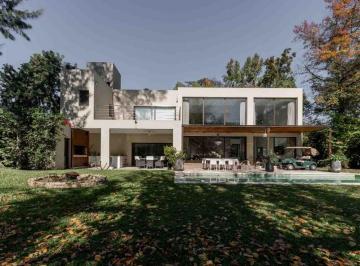 Casa · 500m² · 7 Ambientes · 2 Cocheras · Venta Espectacular Casa Lujo y Confort Pinguinos