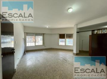 Departamento · 80m² · 4 Ambientes · Departamento de Tres Dorm. en Alquiler con Patio