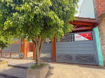 Casa · 318m² · 4 Ambientes · 2 Cocheras · Casa en Gregorio de Laferrere