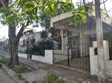 Casa · 125m² · 4 Ambientes · 1 Cochera · Venta de Casa 3 Dorm. Barrio San Vicente