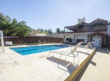 Frente Lateral · Casa y Lote, en Barrio Cube en Venta