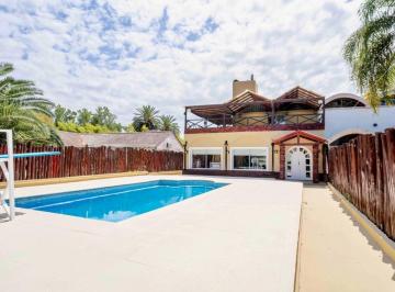 piscina · Casa y Lote, en Barrio Cube en Venta