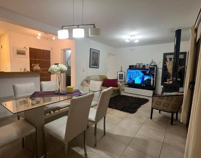 Casa · 130m² · 3 Ambientes · 1 Cochera