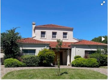 Quinta vacacional · 180m² · 4 Ambientes · Casa Apta Credito en Venta en Los Jazmines, Pilar del Este, Pilar