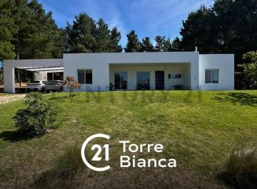 Casa · 130m² · 4 Ambientes · 1 Cochera · Casa en Venta (4) Cuatro Ambientes - Costa Esmeralda - Pinamar - Costa Atlantica (Acepta Permuta)