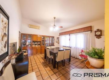 Casa · 232m² · 4 Dormitorios · 2 Cocheras · Casa - 4 Dorm - Crisol Norte