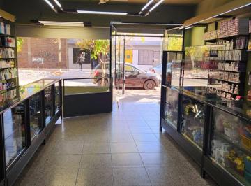 Local comercial · 180m² · Alquiler Salón Comercial Más Depósito en Maipú Mza