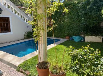 Casa · 200m² · 7 Ambientes · Venta. Casa Antigua Refaccionada. 3 Dorm. con Pileta.