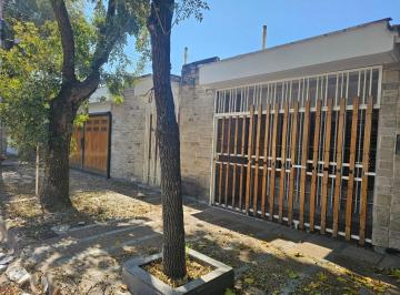 Casa de 6 ambientes, Ciudad de Mendoza · Casa de 4 Dorm. con Cochera Doble – Sexta Sección, Mendoza