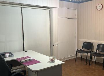 Oficina comercial · 60m² · 2 Ambientes · Oficina Alquiler Temporal - Ideal Consultorio - Lavalleja 500
