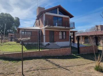 Casa · 181m² · 5 Ambientes · 1 Cochera · Venta Casa en Cosquin Duque Bourbon Vista Panoramica a Las Sierras a 1 Cuadra de R - 38 Ref: V2126