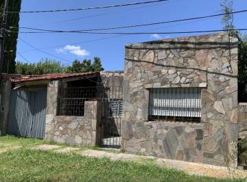 Casa · 106m² · 4 Ambientes · 2 Cocheras · Casa en Venta, 2 Dorm., Patio y Parrilla