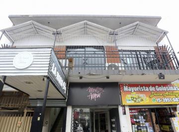 Edificio · 370m² · 1 Cochera · Venta Comercial en Bloque en Isidro Casanova