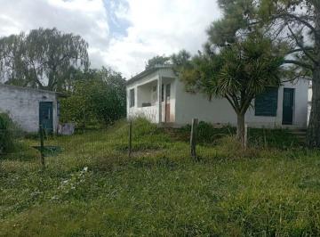 Casa · 98m² · 3 Ambientes · 1 Cochera · Venta de Casa a Reciclar 2 Dorm. en Pando
