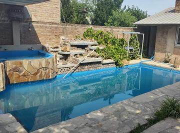 Casa · 310m² · 5 Ambientes · Casa en Venta - 4 Dorm. 4 Baños - Cocheras - 344 m² - Burzaco