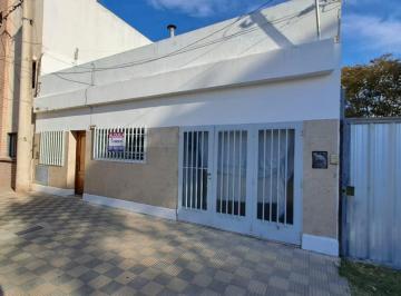 Casa · 70m² · 4 Ambientes · 1 Cochera · Alquier Casa en Alta Córdoba - 2 Habitaciones y Cochera
