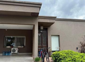 Casa · 270m² · 4 Ambientes · 2 Cocheras · Casa en Venta Puerto Roldan, Lote 77 - Piscina Climatizada