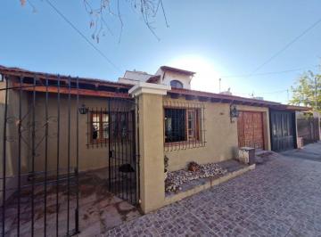 Casa · 127m² · 6 Ambientes · 1 Cochera · Casa en Venta B° Semiprivado Amanecer de Oro