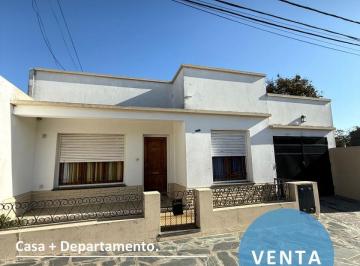 Casa · 190m² · 5 Ambientes · 1 Cochera · Casa Mas Departamento, 3 Dorm. en Calle Piedrabuena N° 600, Tandil