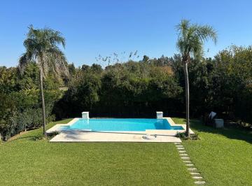 Casa · 238m² · 9 Ambientes · 2 Cocheras · Casa en Venta en Pilar Golf Club