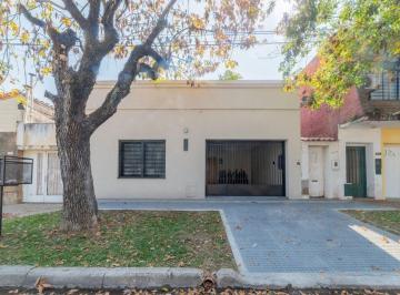 Casa · 111m² · 4 Ambientes · 1 Cochera · Casa a Estrenar en Venta Barrio Sargento Cabral