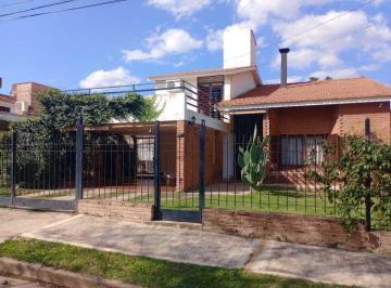 Casa · 278m² · 7 Ambientes · 2 Cocheras · Casa 4 Dor Venta Carlos Paz Cordoba Apto Credito