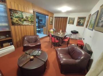 Casa · 210m² · 6 Ambientes · 2 Cocheras · Venta Casa 3 Habitaciones B° Maipu 2 - Apta Crédito