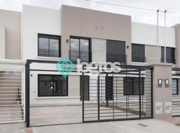 Casa de 5 ambientes, Salta · Dúplex Financiados en Venta en Grand Bourg – Salta Capital