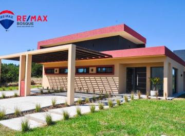 Casa · 185m² · 4 Ambientes · 2 Cocheras · Casa en Residencial I Lote 509 Costa Esmeralda