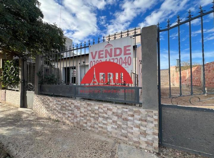 Casa · 219m² · 3 Ambientes · 1 Cochera