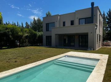 Casa · 180m² · 4 Ambientes · 1 Cochera · Casa en Alquiler Ubicado en La Comarca, Tigre, G. B. a. Zona Norte