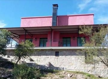 Casa · 854m² · 2 Dormitorios · 2 Cocheras · Se Vende Complejo en Carlos Paz Exelente Construccion