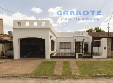 Casa · 110m² · 3 Ambientes · Muy Linda y Amplia Casa en Alquiler