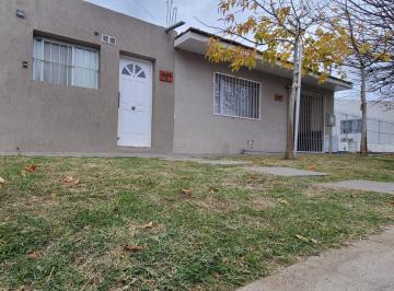Casa · 55m² · 2 Ambientes · Alquilo Casa 1 Dormitorio - Barrio 14 de Octubre - Calle Jose Carol - Neuquén Capital