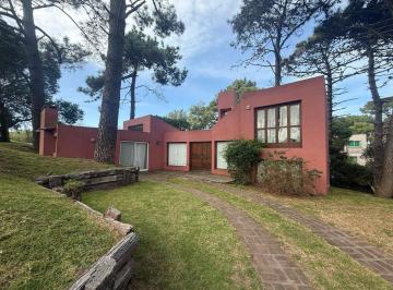 Casa · 110m² · 3 Ambientes · Venta Casa con Pileta Ostende a Reciclar